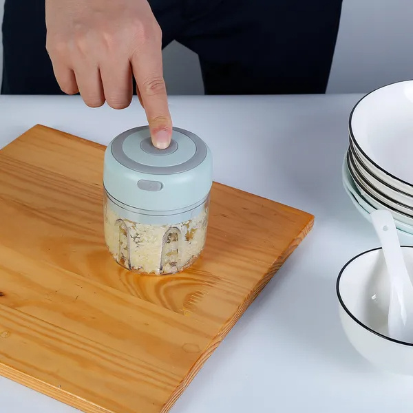 Mini Electric Garlic Chopper – 8.45oz Cordless Ginger Mincer & Food Chopper